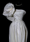 Classic Wedding Dresses A Line One Shoulder Ivory Satin Sleeveless Brides Dress Fitted Bridal Gowns HZ0311
