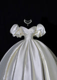 Plain Wedding Dresses Ball Gown Off The Shoulder Short Sleeves Satin Pleated Brides Dress Fitted Long Bridal Gowns HZ0311
