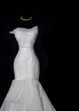 Plain Wedding Dresses Mermaid Strapless Ivory Sleeveless Brides Dress Fitted Bridal Gowns HZ0311