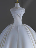 Timeless Wedding Dresses Ball Gown Strapless Satin Pleated Brides Dress Court Train Fitted Long Bridal Gowns HZ0311
