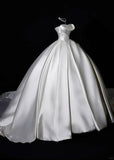 Classic Wedding Dresses Ball Gown Strapless Ivory Satin Sleeveless Brides Dress Fitted Bridal Gowns HZ0311