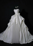 Luxurious Wedding Dresses Ball Gown Strapless Ivory Sleeveless Brides Dress Fitted Bridal Gowns HZ0311
