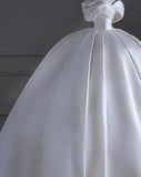 Timeless Wedding Dresses Ball Gown Off The Shoulder Satin Pleated Brides Dress Court Train Fitted Long Bridal Gowns HZ0311