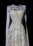 Luxurious Wedding Dresses A line Scoop Neck With Lace Brides Dress Fitted Bridal Gowns HZ0311