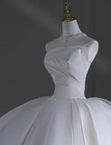 Timeless Wedding Dresses Ball Gown Strapless Satin Pleated Brides Dress Court Train Fitted Long Bridal Gowns HZ0311