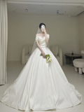 Timeless Wedding Dresses for Bride with Pleated Ball Gown Off The Shoulder Women Dress Short Sleeves Bride Dress HZ0311