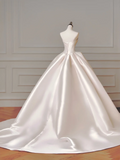 Princess Long Wedding Gowns Ball Gown Sweetheart Sleeveless Satin for Bride With Pleated Corset Fitted Train Bridal Dress HZ0311