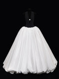 Ball Gowns Prom Dress Aesthetic V Neckline With Pleated Style Impress Black Tops White Long Prom Dresses Party Formal Gowns HZ0311