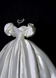 Princess Long Wedding Gowns Ball Gown Sweetheart Sleeveless Satin for Bride With Sleeves Pleated Train White Bridal Dress HZ0311