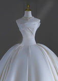 Romantic Long Wedding Dresses White Ball Gown Strapless Long Wedding Dress Style For Brides Fitted With Train Bridal Gowns HZ0311