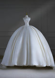 Romantic Long Wedding Dresses White Ball Gown Strapless Long Wedding Dress Style For Brides Fitted With Train Bridal Gowns HZ0311