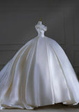 Romantic Long Wedding Dresses White Ball Gown Sweetheart Long Wedding Dress Style For Brides Fitted With Train Bridal Gowns HZ0311