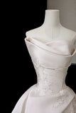 Whimsical Ball Gown Strapless Fitted Long Satin Wedding Dress Bride Gowns Wedding Dresses HZ0311