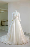 Princess Women's Ball Gown Sweetheart With Long Sleeves Appliqued White Lace Sweep Train Wedding Dresses HZ0311