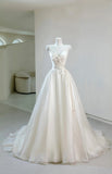 Princess Women's Ball Gown Sweetheart With Long Sleeves Appliqued White Lace Sweep Train Wedding Dresses HZ0311