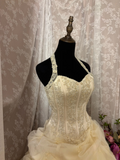 Vintage Elegant Ball Gown Halter Lace Appliqued 60s Ivory Multi Layers Long Bride Dress Long Bride Dress Classy Wedding Dresses HZ0311