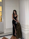 Modest Mermaid V Neckline Spaghetti Straps Ball Dresses Long Formal Gowns Black Sequin Slit Prom Dresses Evening Gowns HZ0311