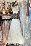 Modest Ball Gown Strapless White Tulle With Black Lace Long Prom Dresses Party Dress 21st Birthday Outfits Graduation Gown HZ0311